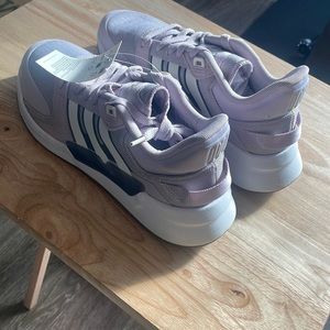 Adidas Run 90s. Women’s 7.5. Light Purple.